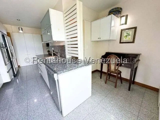 Apartamento (1 Nivel) en Alquiler en Lomas de Las Mercedes, Distrito Metropolitano - 10